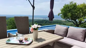 Villa mit Terrasse, Grill und Pool - Image 3