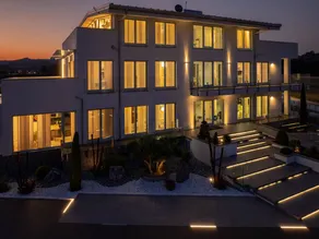 Flat with garden & terrace | Garden view - Image 3