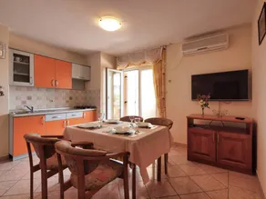 Apartment with BBQ | Garden view - Image 5