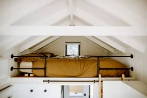 Secluded Tiny House with Mountain Views in Victoria - Image 3