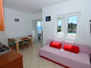 Holiday apartment with garden & barbeque | Sea view | Beach nearby | Pets allowed - Image 4