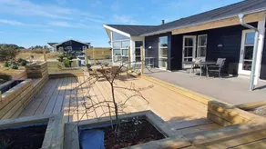 House with terrace, sauna & barbecue - Image 2