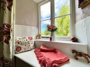 Cottage with garden - Image 3