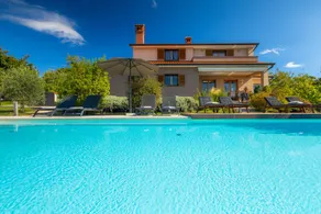 Fully equipped villa with pool, terrace & BBQ - Image 4