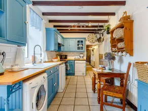Fully equipped nice cottage with terrace, hot tub & garden | Pets allowed - Image 5