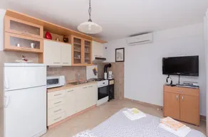 Flat with terrace & BBQ | Sea view - Image 5