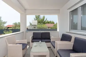 Lovely flat with BBQ & terrace | Pet-friendly - Image 2