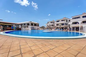 Wohnung mit Terrasse, Garten und Pool | Meerblick | Strand in der Nähe | Ideal für Homeoffice - Image 2