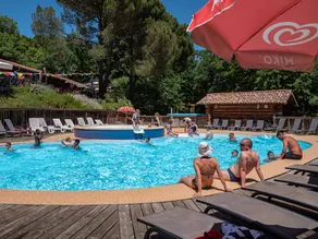 Chalet with heated pool & terrace - Image 3