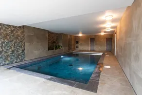 Cottage with garden, pool & sauna - Image 2