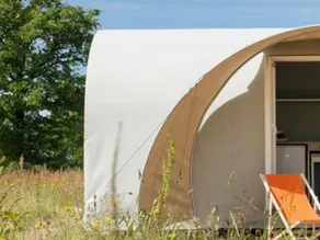 Tent with terrace & heated pool - Image 4