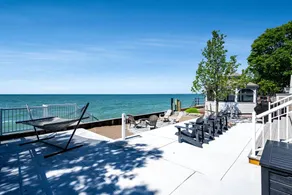 Gorgeous Cottage with Fire Pit and Nice Beach Vistas in Leamington, Ontario - Image 5