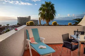 Vacation Apartment 'James Sun' with Sea View, Private Terrace and Wi-Fi - Image 2