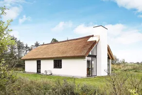 Holiday home with sauna, hot tub & terrace - Image 3