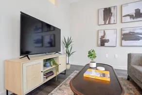 Child-friendly apartment with fast internet & pool | Pet-friendly - Image 2
