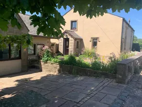 Cottage with garden - Image 4