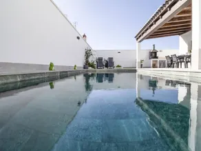 Villa with BBQ, garden & private pool | Mountain view - Image 5