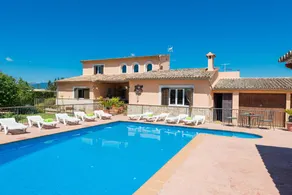 Child-friendly lovely villa with terrace, jacuzzi & private pool - Image 5
