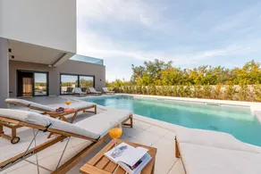 Villa with terrace, BBQ & pool - Image 5