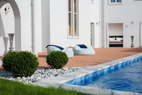 Villa mit Terrasse, Garten und privatem Pool - Image 3