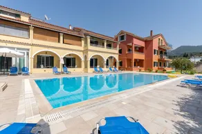 Flat with pool, garden & terrace | Garden view - Image 2
