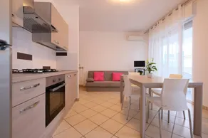 Children-friendly lovely holiday apartment with pool | Beach nearby - Image 2