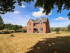 Family-friendly pleasant cottage with jacuzzi & garden | Pets are welcome - Image 2