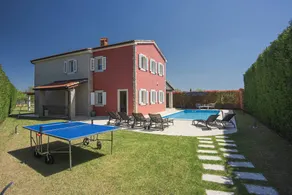 Villa with heated pool, terrace & barbeque - Image 4