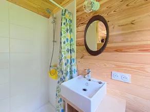 Fantástica casa vacacional con barbacoa, jacuzzi y terraza | Vistas al jardín - Image 5
