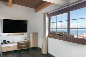 Holiday Home 'Vv El Mirador' with Sea Views, Wi-Fi and Air Conditioning - Image 4