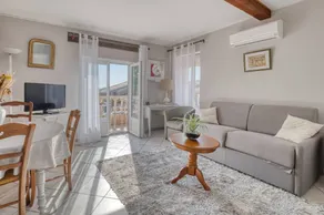 Cosy Apartment with Heated Pool, Near Canal du Midi - Image 5