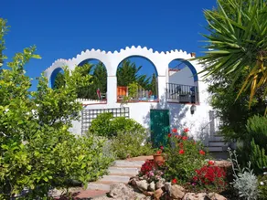 Fully equipped house with terrace, garden & barbeque | Pets allowed - Image 3