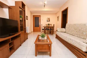 Holiday apartment with garden, terrace & pool - Image 3