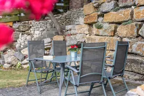 Apartment "Südalb" with Shared Garden & Wi-Fi - Image 2
