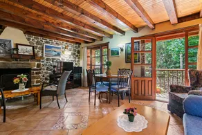 Rural House 'El Campano' with Mountain Views, Private Terrace and Wi-Fi - Image 3