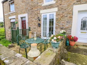 Child-friendly charming cottage with terrace & garden | Pet-friendly - Image 2