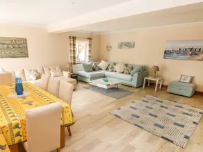 Cottage adapté aux familles avec jardin et terrasse | Vue plage - Image 4