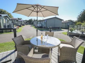Cottage with garden & pool | Beach view - Image 4