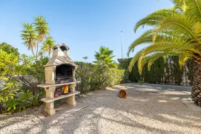 Villa with Private Pool, Garden, Air Conditioning & Wi-Fi - Image 5