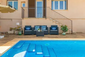 Villa with terrace, barbeque & private pool - Image 4