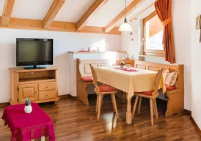 Apartment 'Löwenzahn' with Mountain View, Wi-Fi and Air Conditioning - Image 3