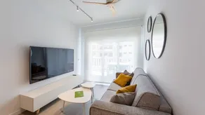 Holiday apartment with terrace & pool - Image 2