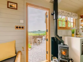Cottage with jacuzzi & garden - Image 4