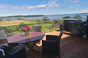 Apartment with hot tub, garden & terrace | Sea view - Image 2