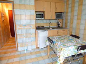 Studio with terrace | City view - Image 4