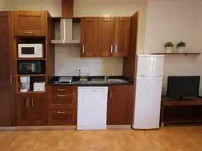 Apartment with garden, pool & barbeque - Image 3