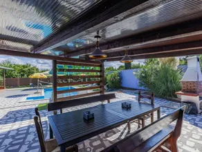 Fully equipped house with terrace, garden & private pool | Pets are welcome - Image 5