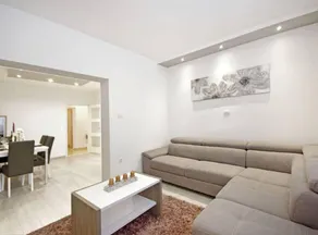 Flat with terrace, hot tub & barbeque | Water view - Image 4