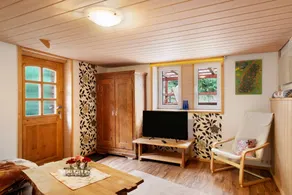 Holiday apartment with barbecue, garden & terrace | Mountain view - Image 4