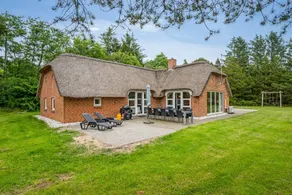 Family-oriented ample house with terrace, pool & sauna | Dogs allowed - Image 2